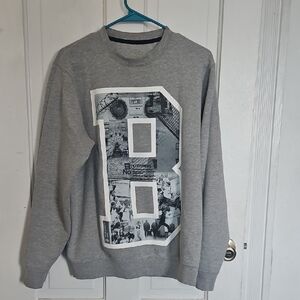 Rocawear Gray Crewneck Sweater with Graphic Print